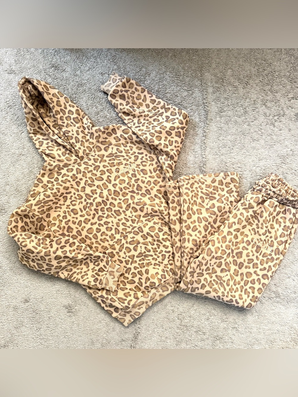 Comfrt Leopard Print Hoodie & Jogger Set